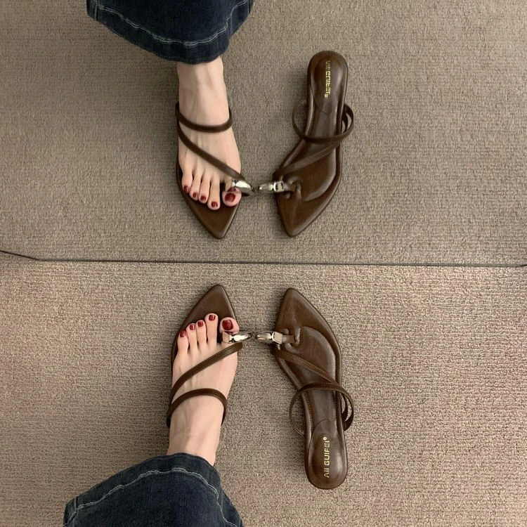 UHCK小众高级感女士拖鞋女夏季外穿时尚法式凉拖气质仙女风尖头罗