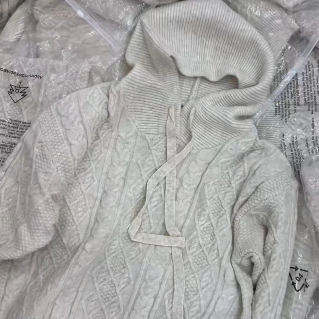 【竹三店】麻花连帽毛衣