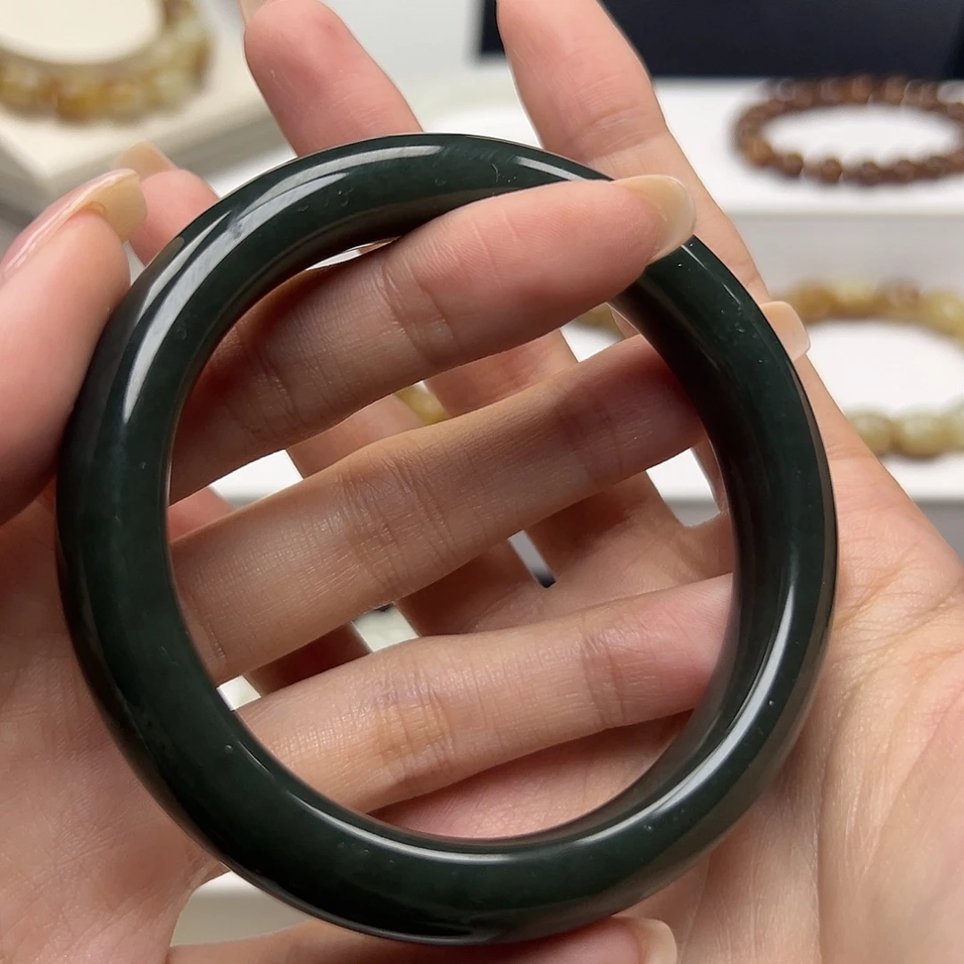 和田玉（糖玉）未镶嵌颈饰和田玉圈口58.8