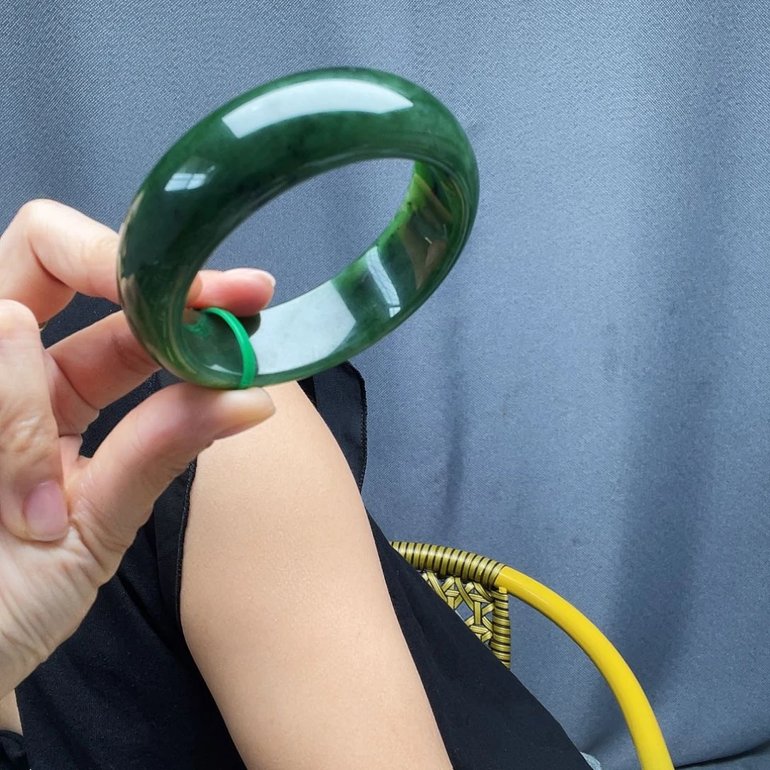 晴***）和田玉未镶嵌手镯