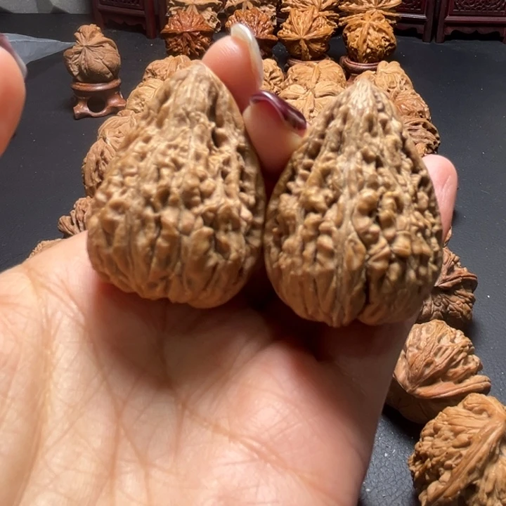 座佛小手捻核桃哈哈哈哈哈哈哈