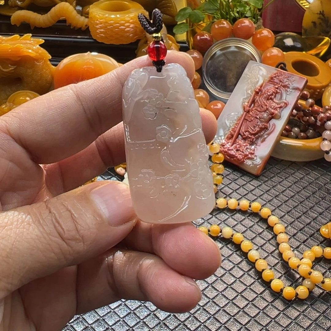 石英质玉未镶嵌颈饰