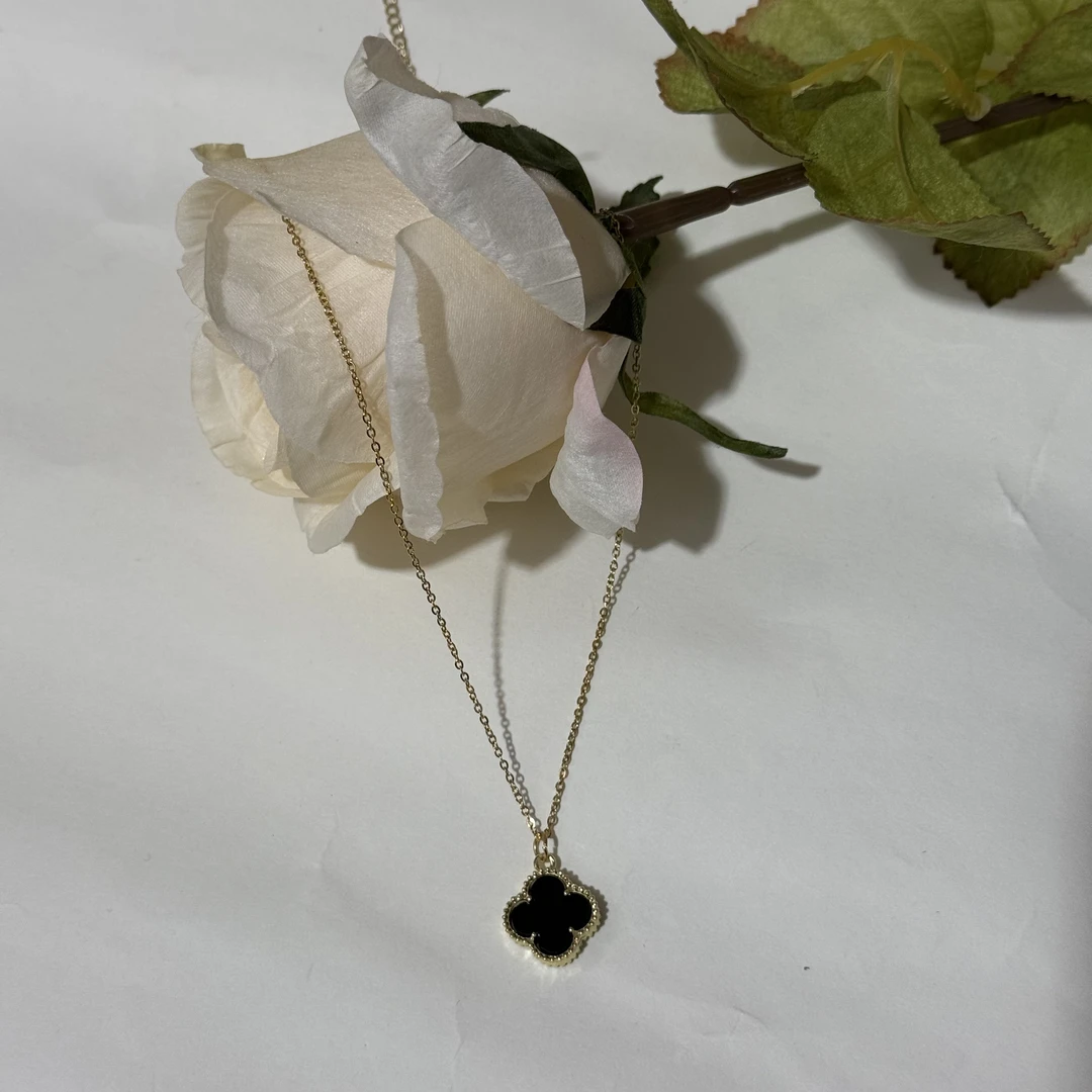 铜合金玻璃项链 黑色幸运草项链气质百搭轻奢小众饰品锁骨链S006