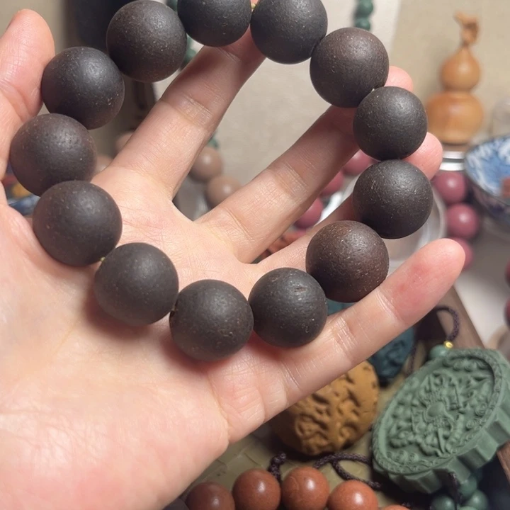 N***享泥塑松塔1.8的单圈，3条