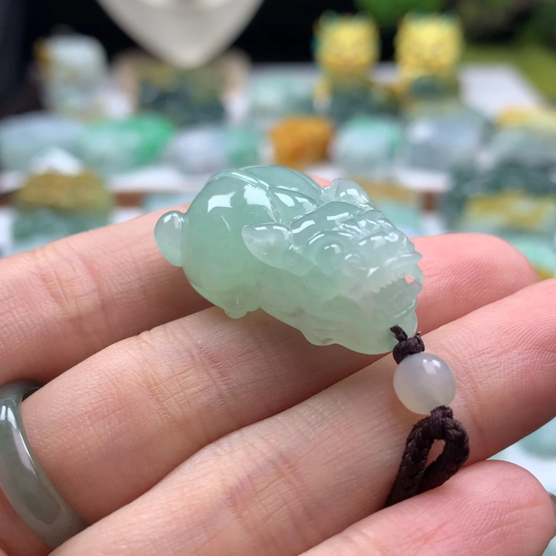 翡翠未镶嵌颈饰貔貅06