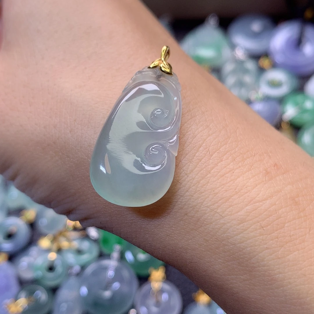 【闪购商品】吊坠(赠链)18K金镶嵌翡翠焦****朵