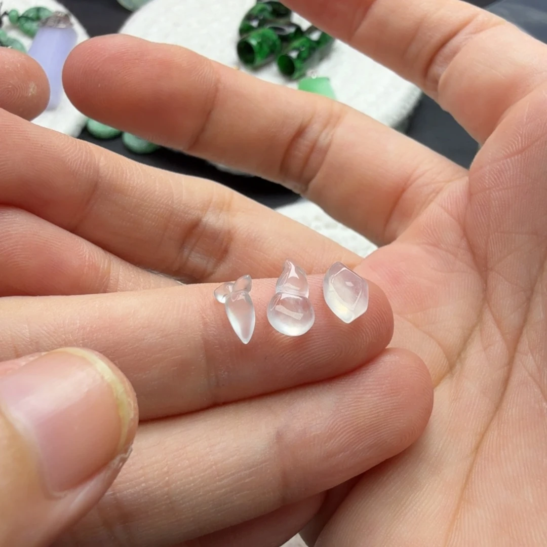 龍***投翡翠未镶嵌颈饰32