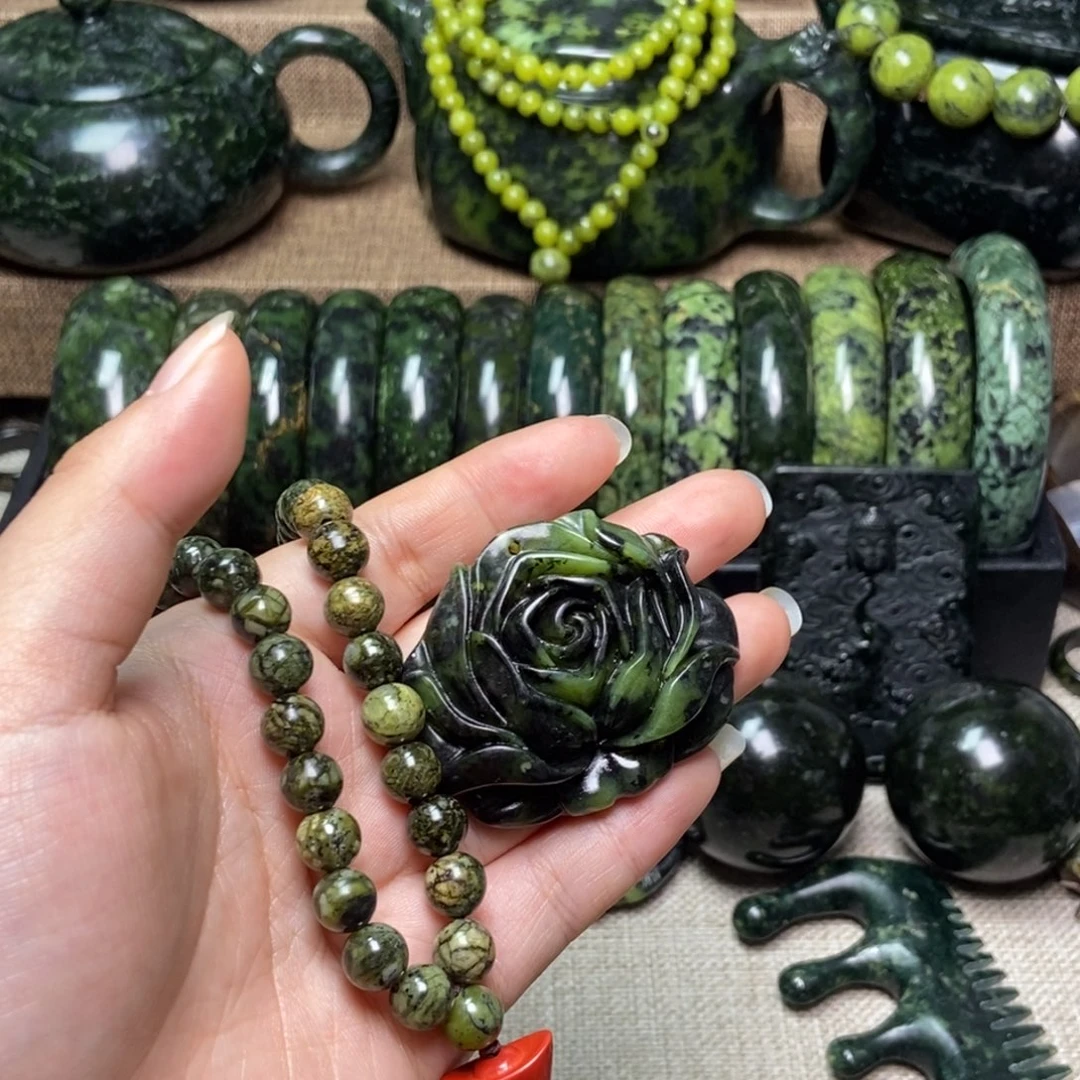 蛇纹石玉颈饰未镶嵌旖****.