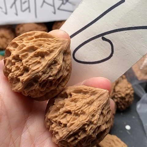 桃核吊坠40全品血灯笼