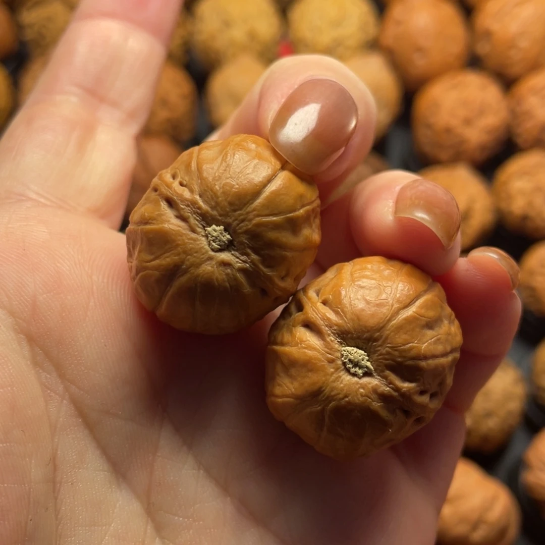 K***.文玩核桃把件核桃