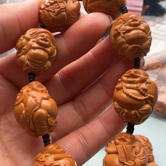 橄榄核手串雕刻工艺