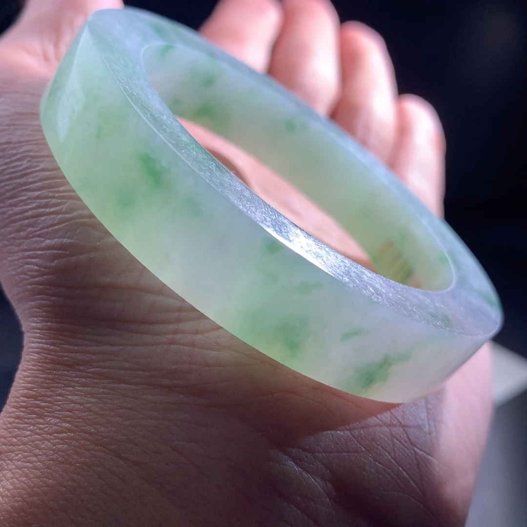 定制翡翠未镶嵌手镯