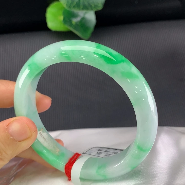 翡翠未镶嵌手镯正圈57