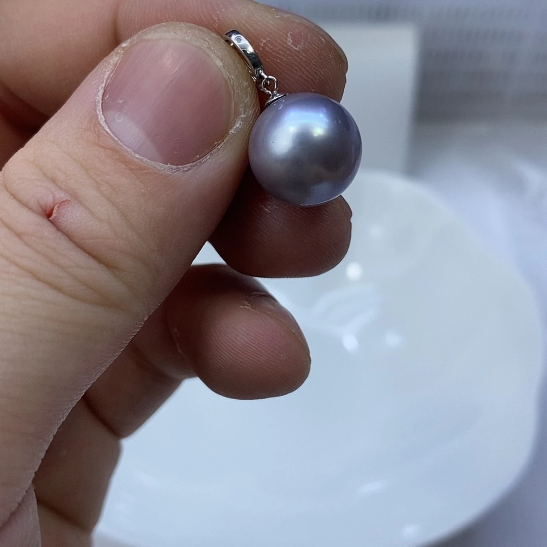 颈饰18K金镶嵌海水珍珠