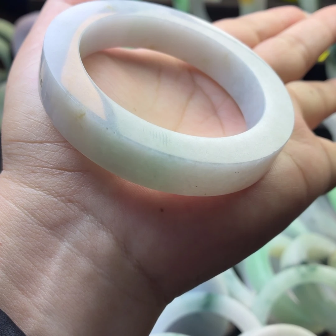 定制翡翠未镶嵌翡翠手镯