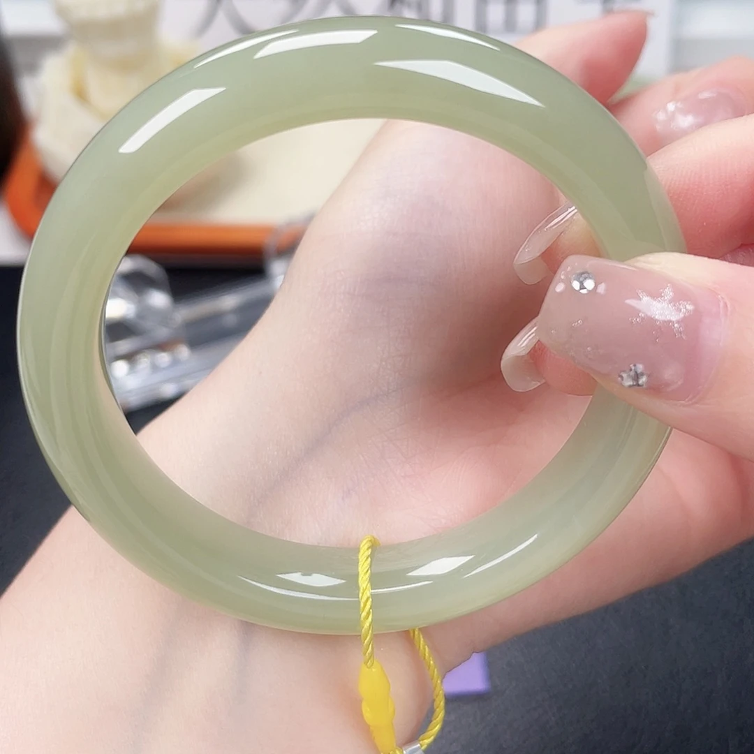 和田玉未镶嵌手镯5556