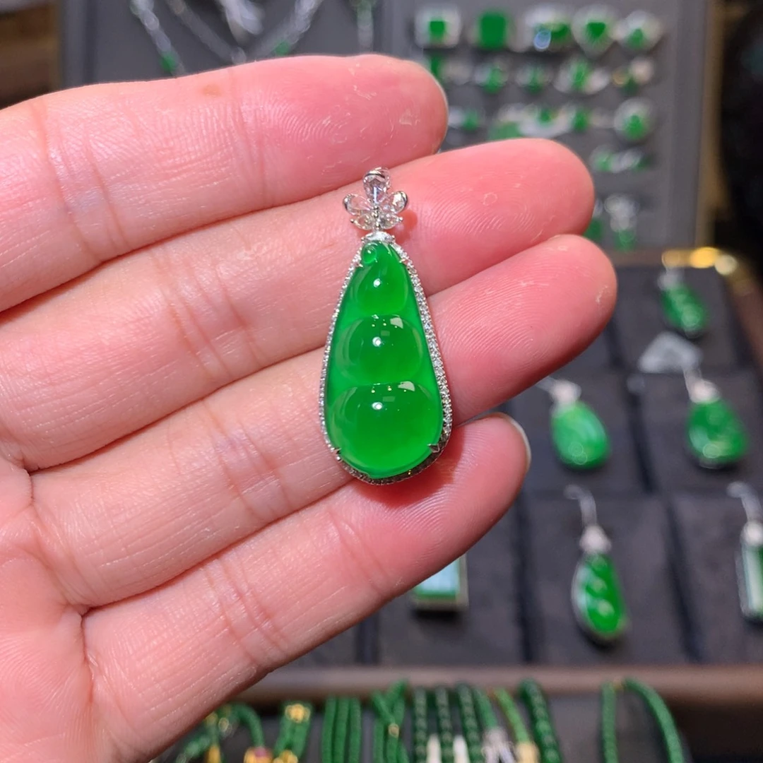 吊坠(不含链)18K金镶嵌翡翠福豆