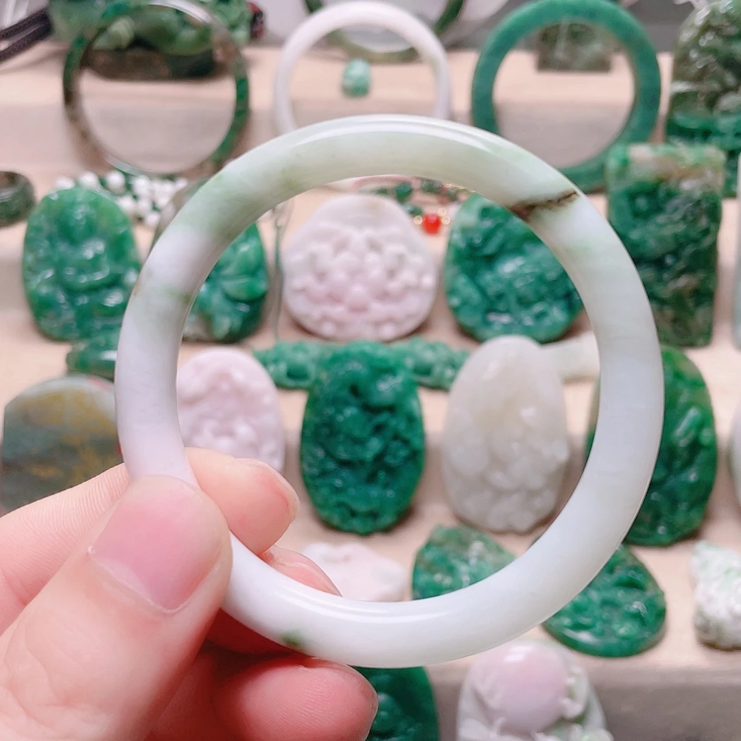 独山玉未镶嵌手镯