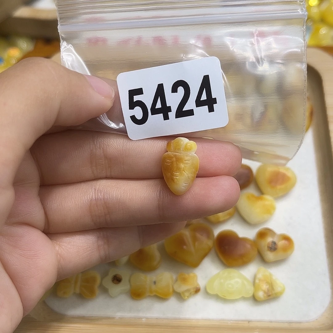 ****阿琥珀未镶嵌珠宝奇石