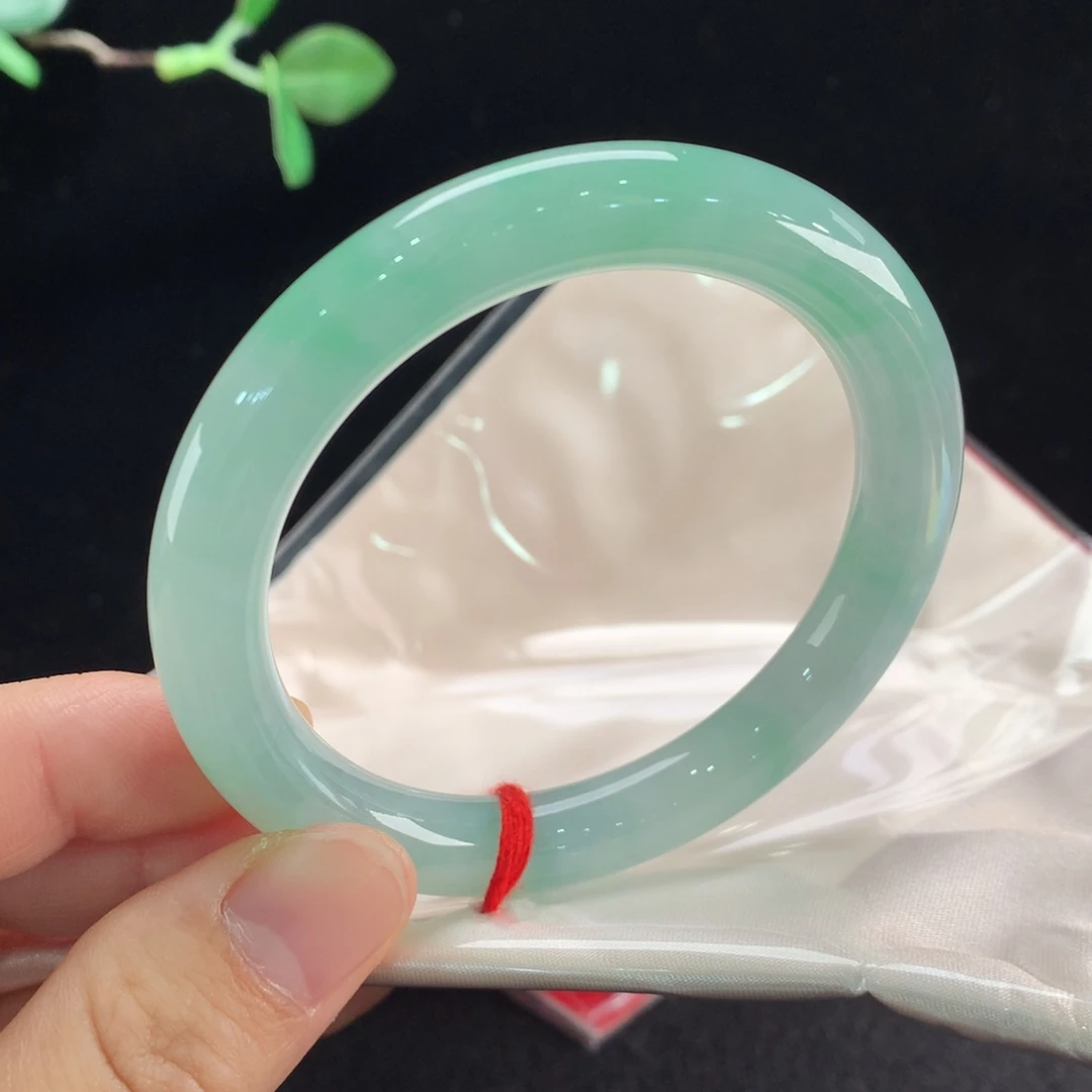 翡翠未镶嵌手镯0427