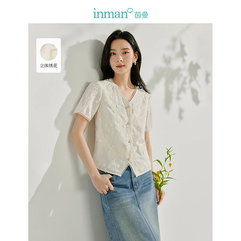 【茵曼服装】茵曼法式蝴蝶刺绣衬衣设计感V领短袖上衣W18525249