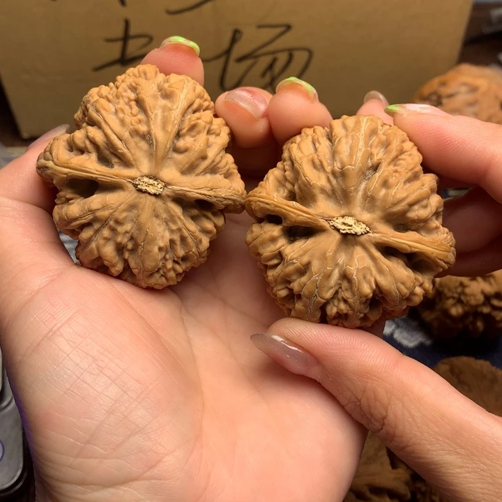 吊坠文玩核桃嗨**光粗筋