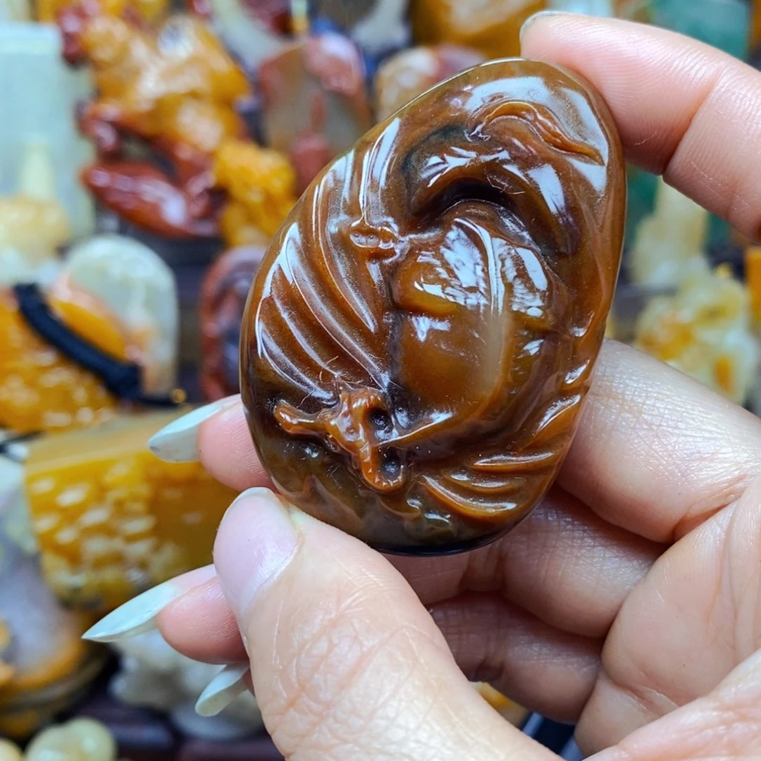 石英质玉（黄龙玉）未镶嵌颈饰