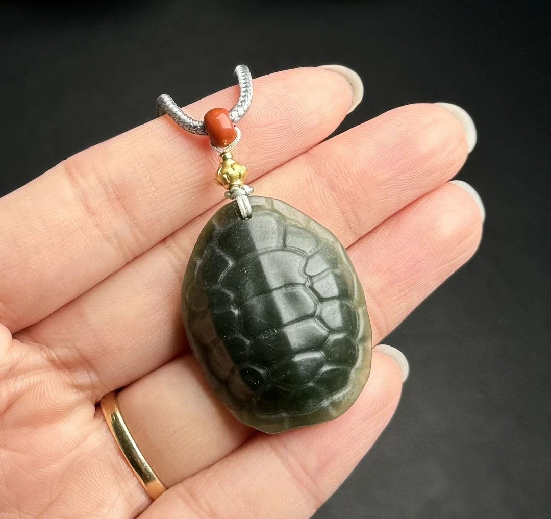 新疆和田玉-富甲一方吊坠