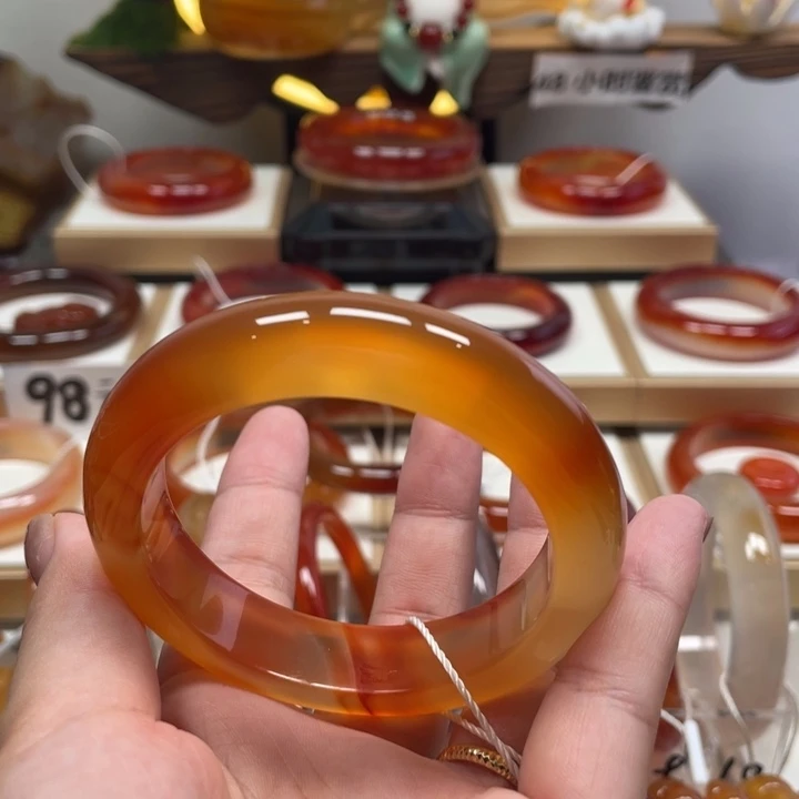 玛瑙/玉髓手镯未镶嵌
