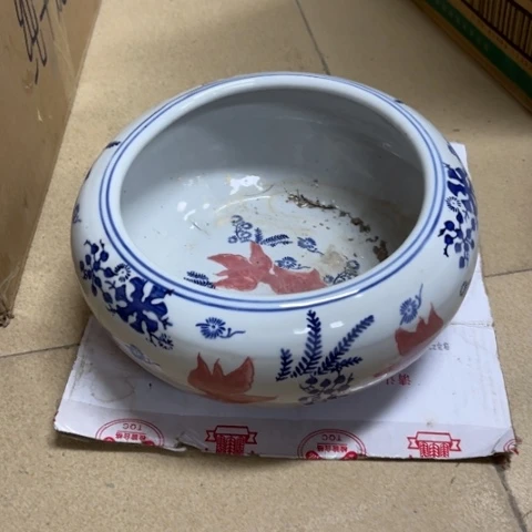 瓶去****馆瑕疵瓷片不退不换。。。。。。。。。。。