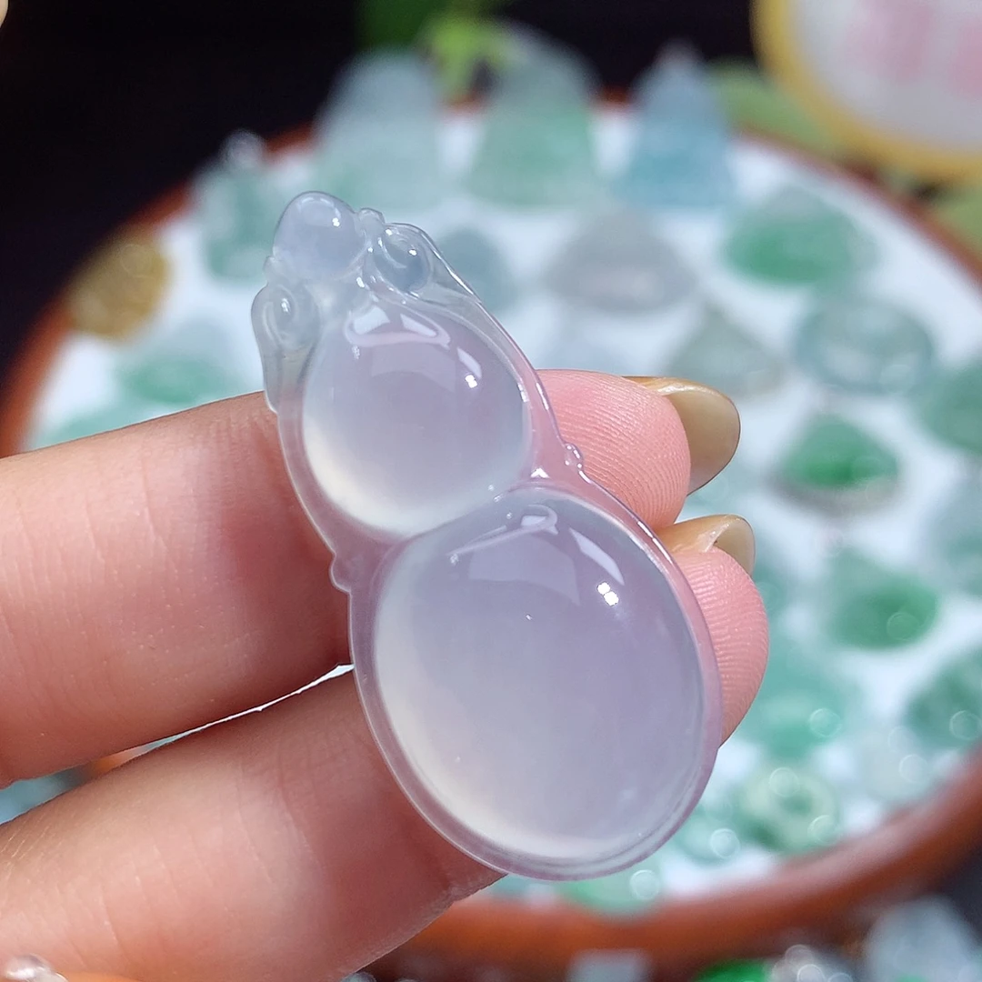 翡翠未镶嵌颈饰葫芦