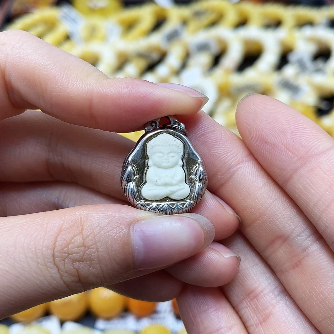 银S925镶嵌蜜蜡裸石“宝宝佛”吊坠