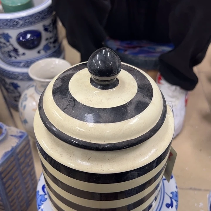 瓷片微瑕。。。。。。。。。。。。。。
