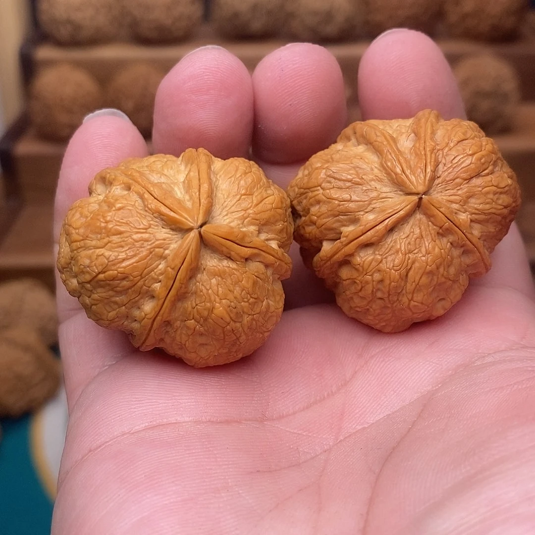 文玩核桃把件满**活多棱