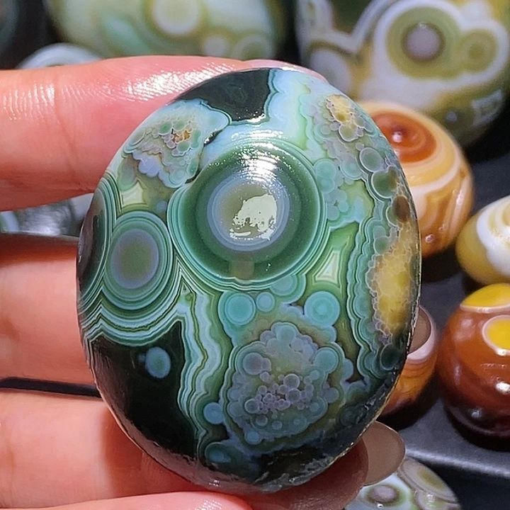 布***尼玛瑙/玉髓未镶嵌珠宝奇石