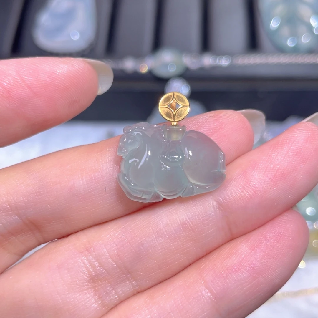 翡翠18K金镶嵌颈饰翡翠