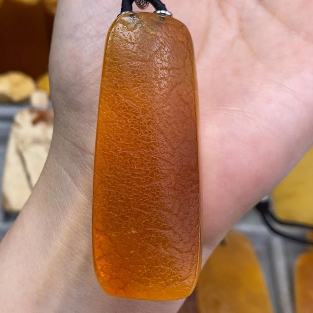 琥珀吊坠(赠链)未镶嵌郭*