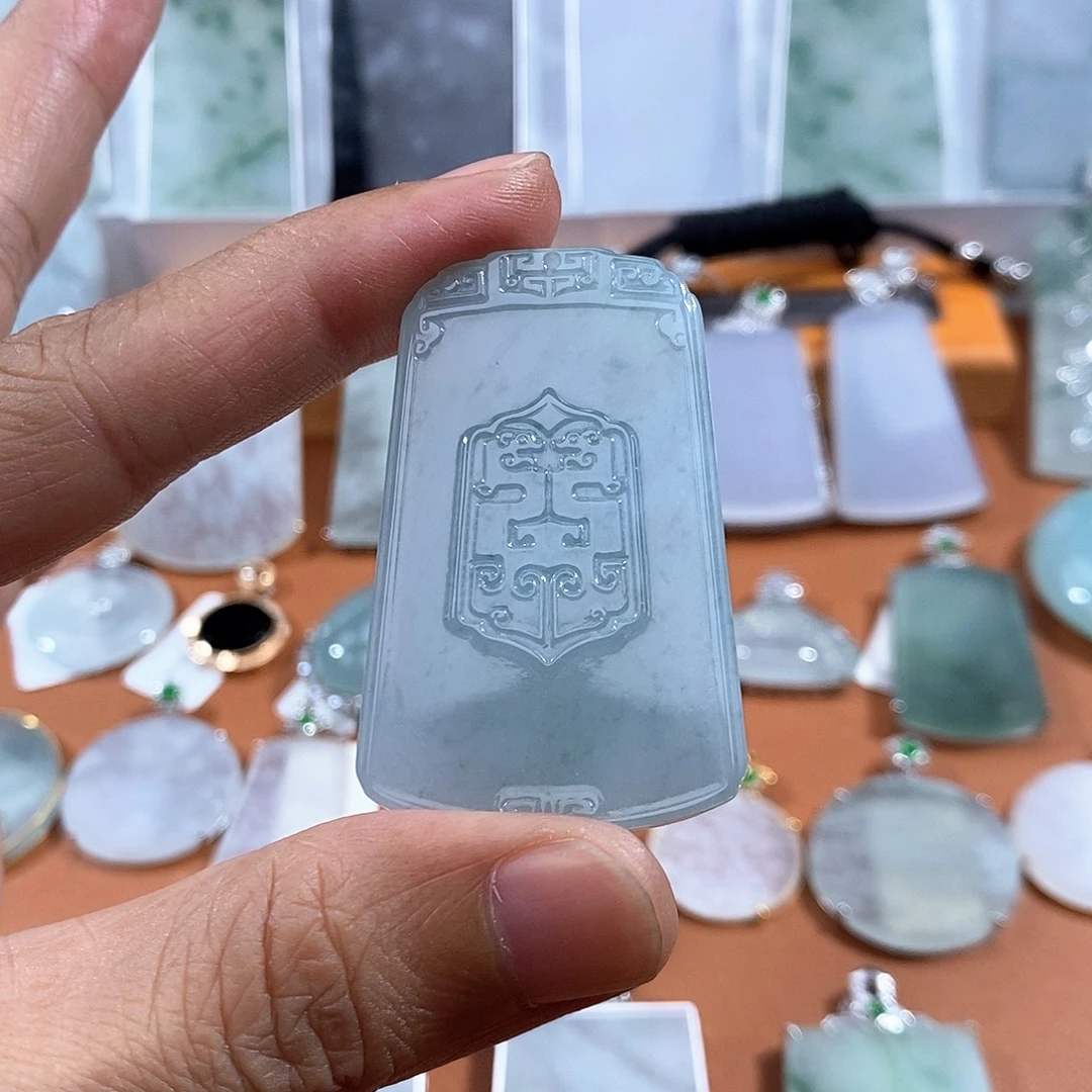 翡翠未镶嵌颈饰缅甸翡翠