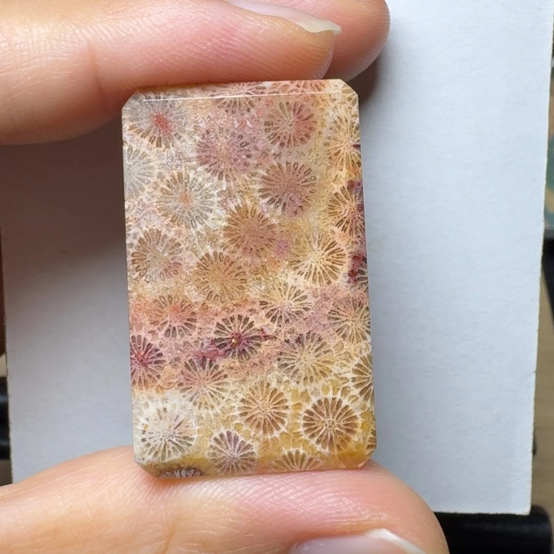 硅化玉紫粉黄满花，可盘未镶嵌