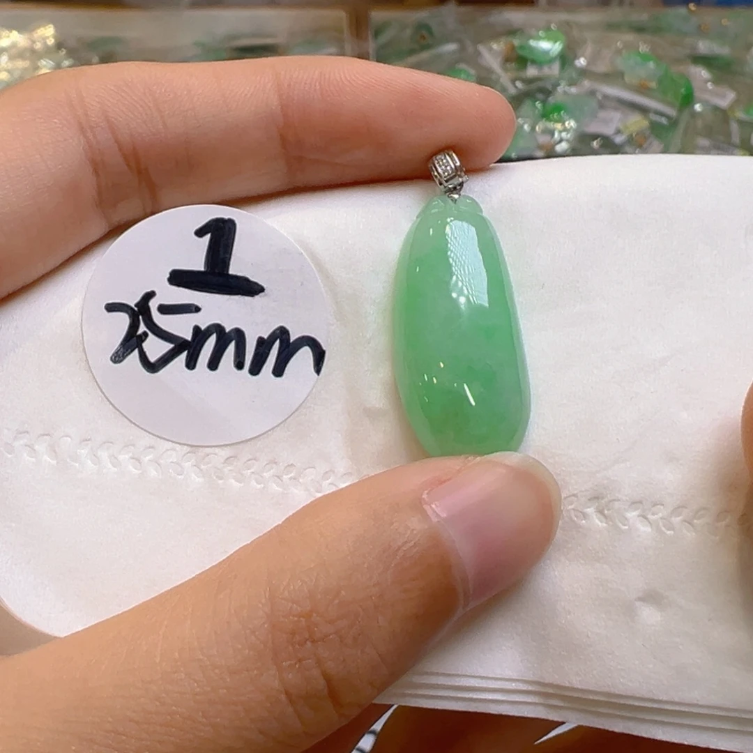 吊坠(不含链)18K金镶嵌翡翠