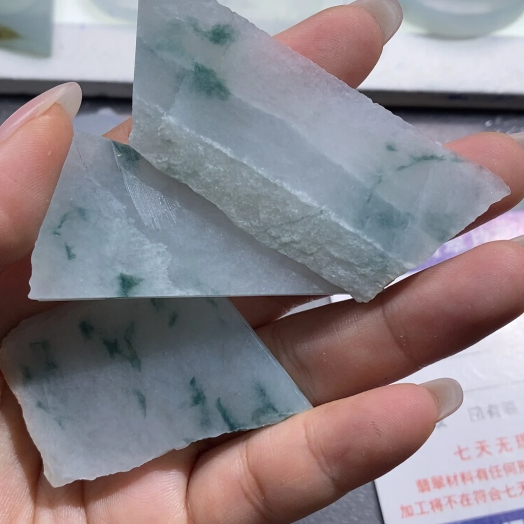 翡翠挂件未镶嵌悟