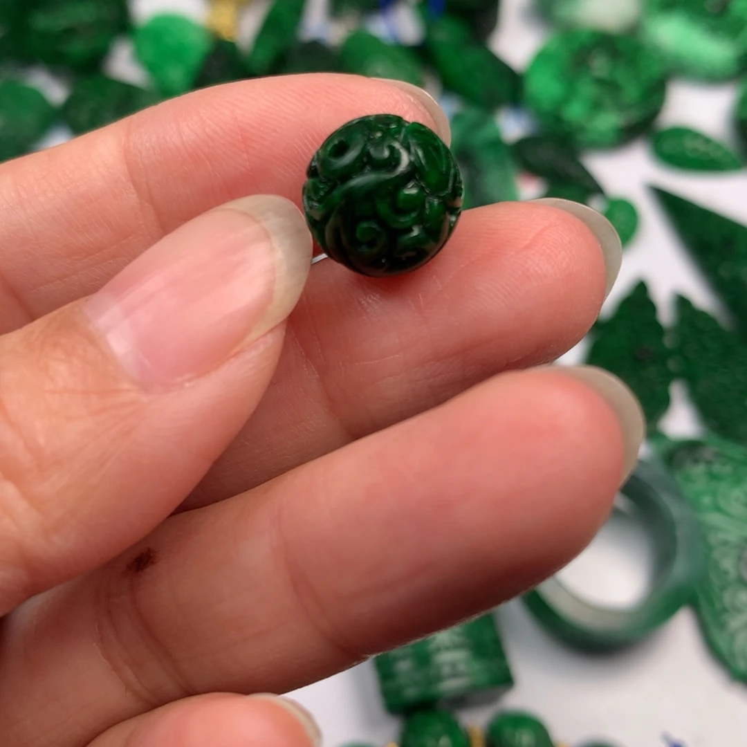 翡翠未镶嵌颈饰翡翠