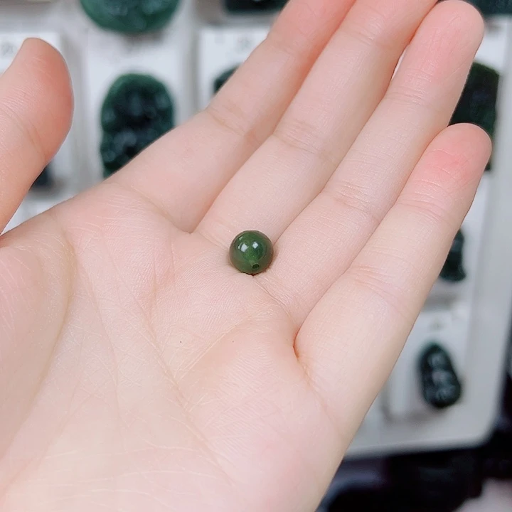 蛇纹石玉颈饰未镶嵌倚**涯