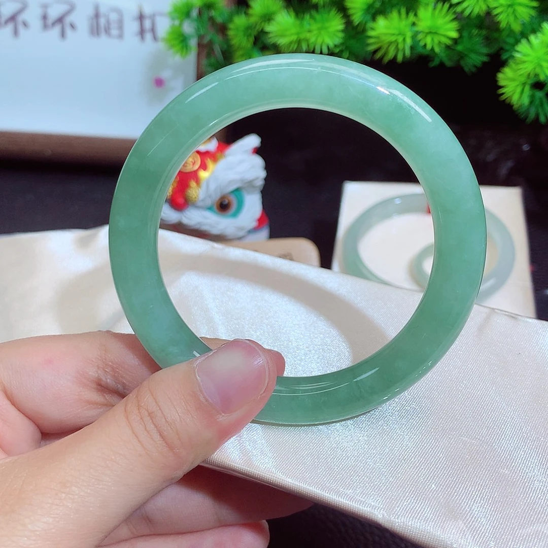 翡翠未镶嵌手镯563