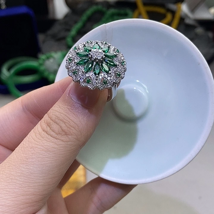 瓷片不哈哈哈哈哈哈哈哈给哈哈