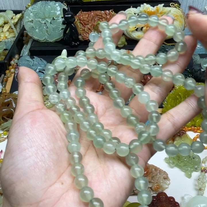 蛇纹石玉未镶嵌颈饰