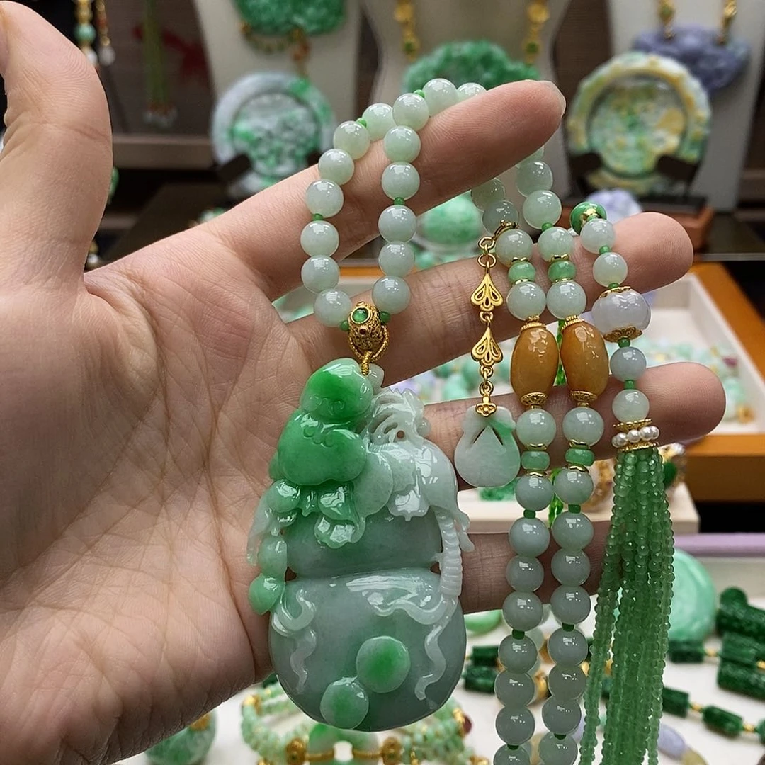 颈饰未镶嵌翡翠项链