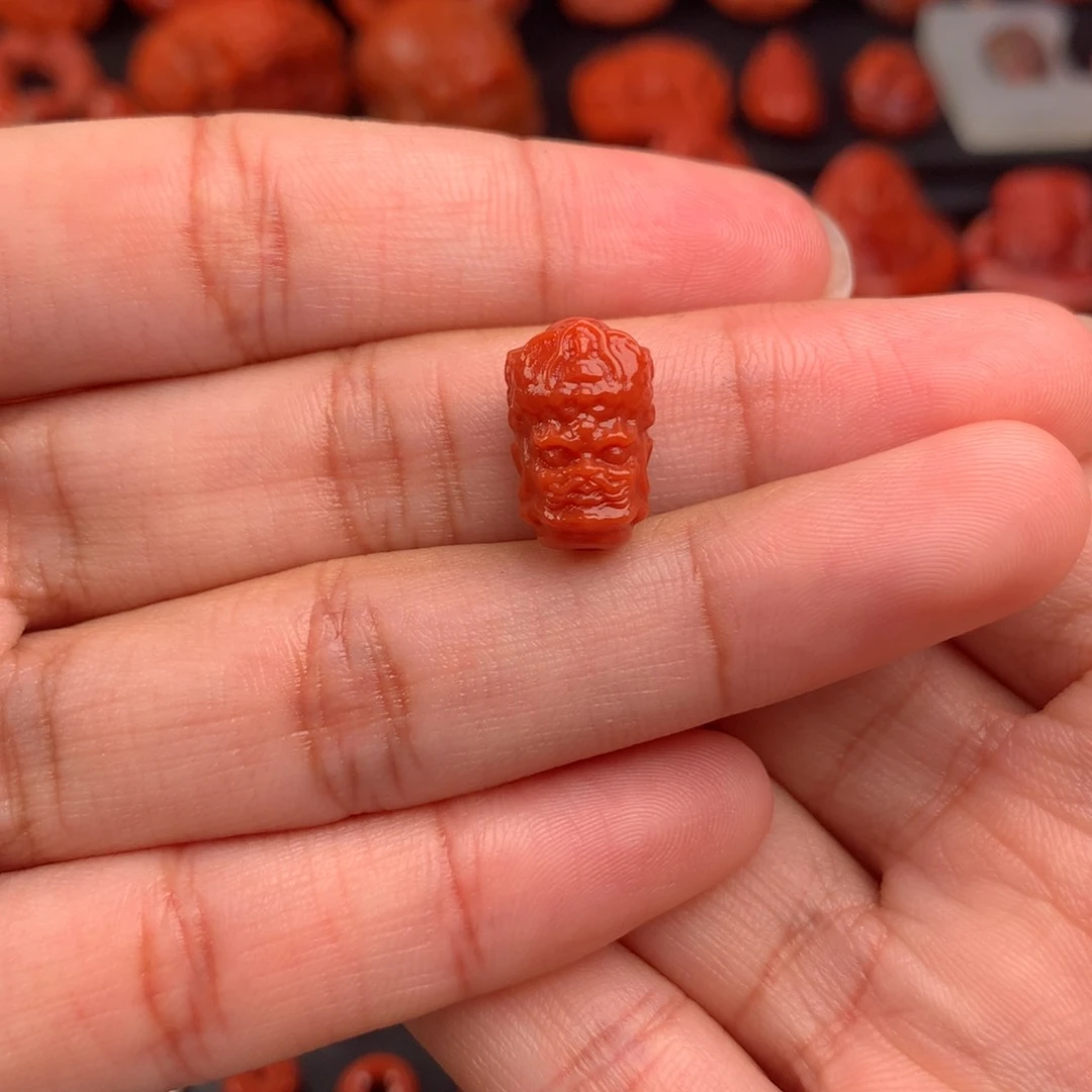 南红玛瑙精工雕刻黄财神9+未镶嵌