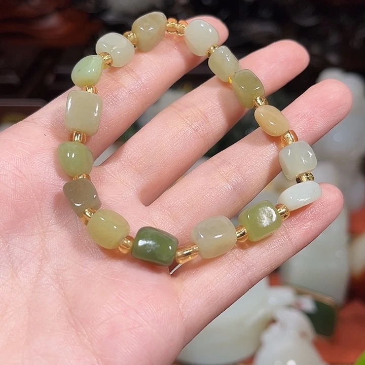 自***港未镶嵌和田玉（糖玉）挂件