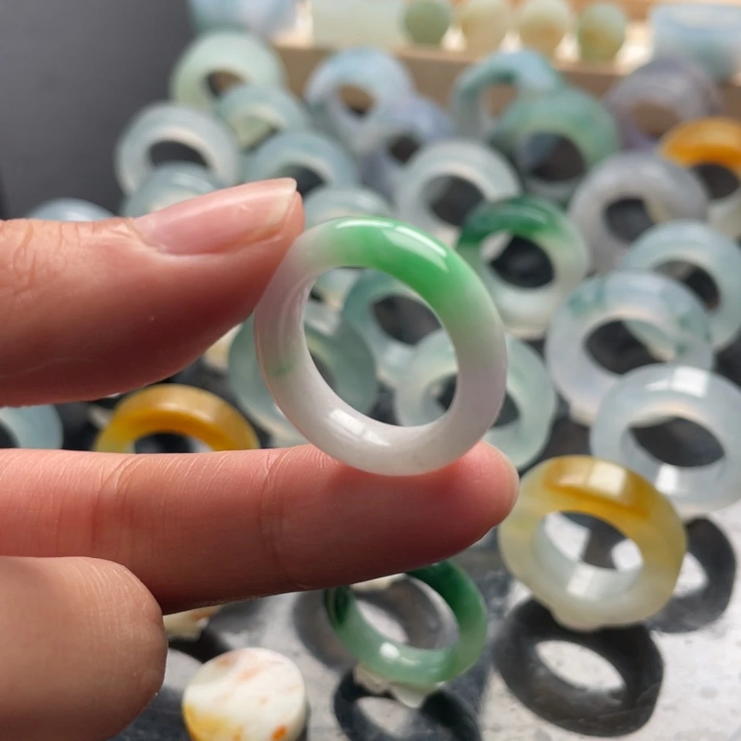 定制翡翠未镶嵌戒指